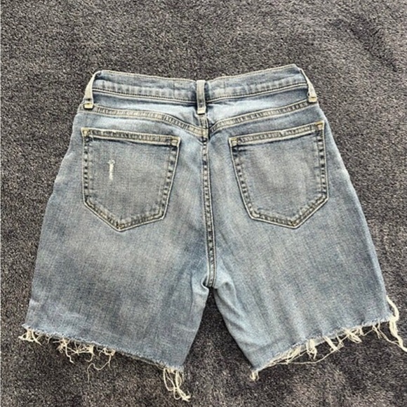 Gap Best Girlfriend Mid Rise Blue Jean Shorts Size 25 - Picture 2 of 3